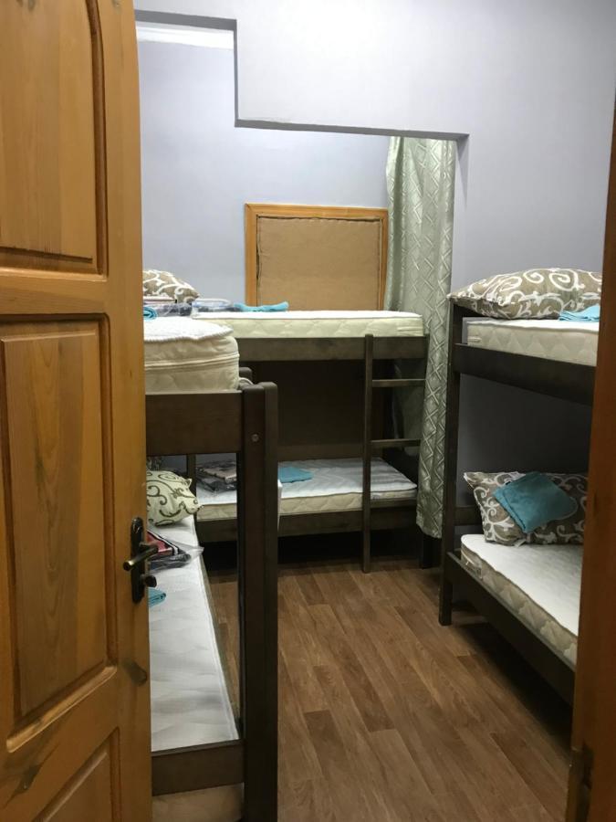 Ararat-Demeevskaya Hostel Kiev Buitenkant foto