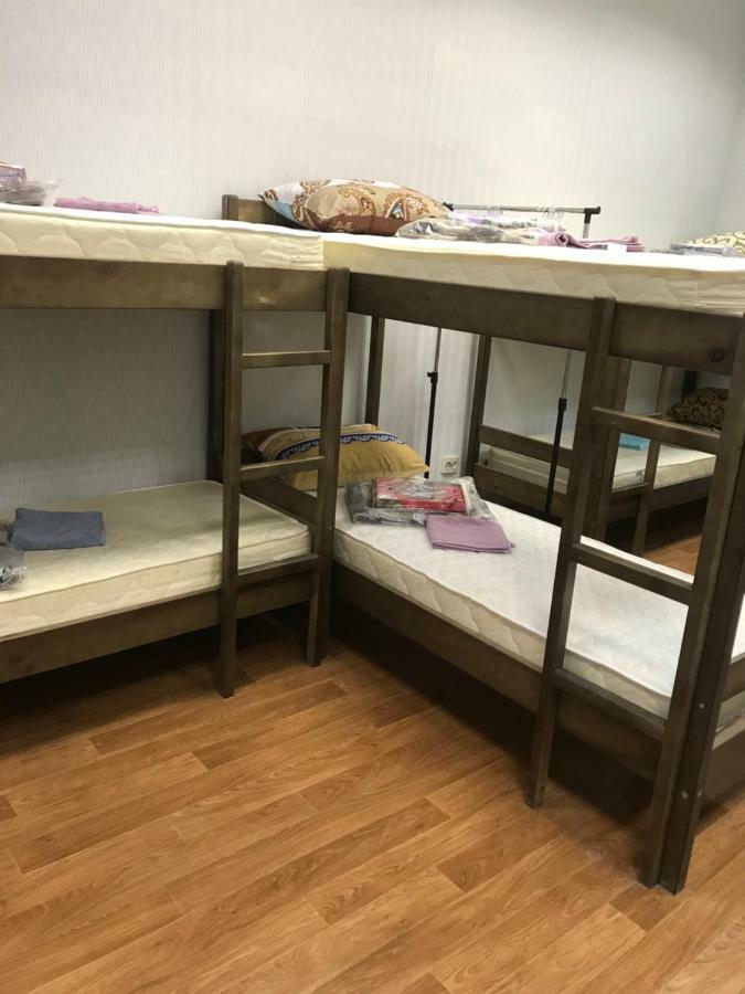 Ararat-Demeevskaya Hostel Kiev Buitenkant foto