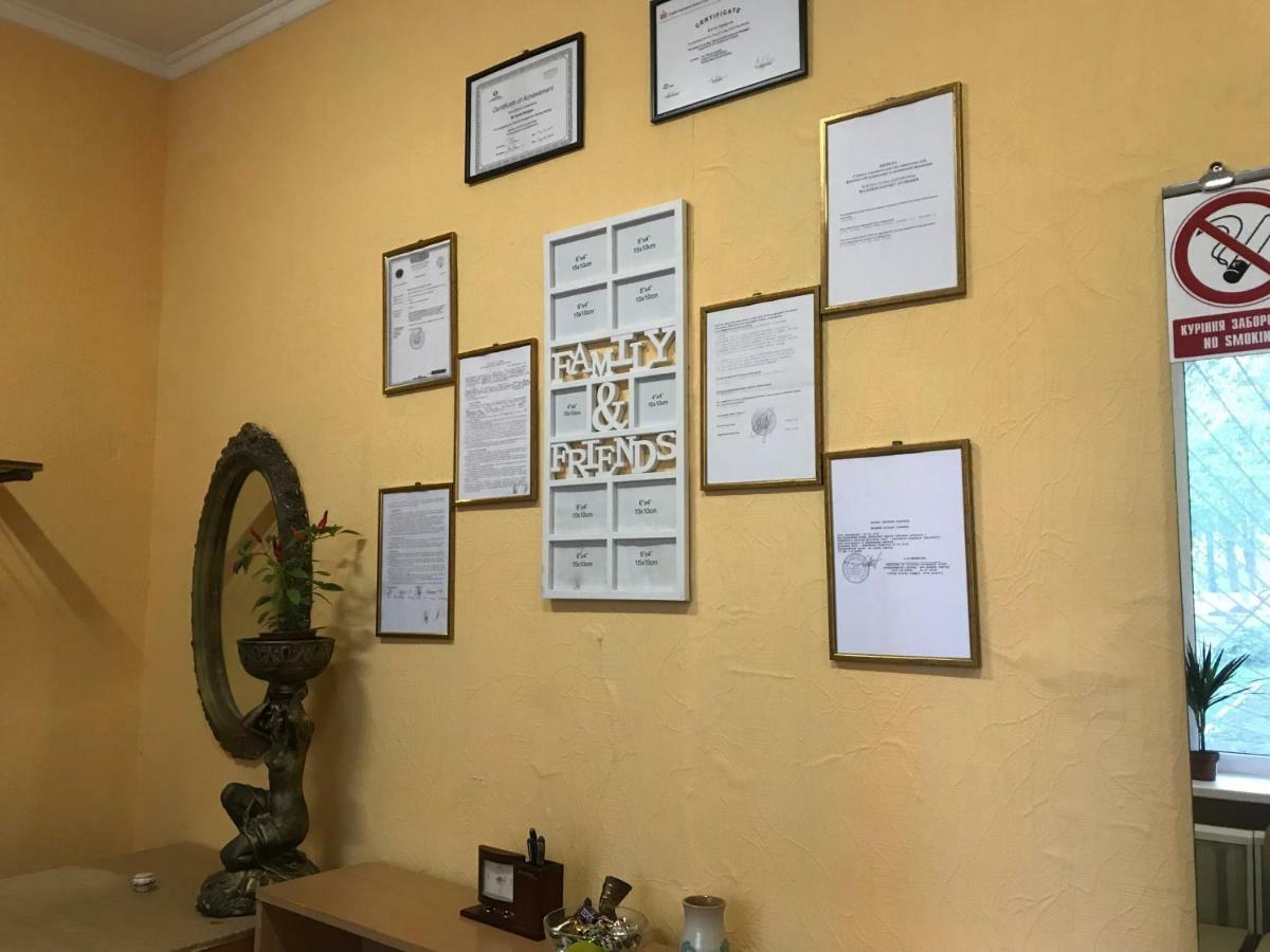 Ararat-Demeevskaya Hostel Kiev Buitenkant foto