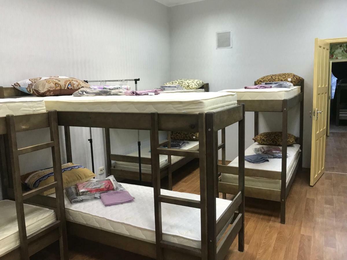 Ararat-Demeevskaya Hostel Kiev Buitenkant foto