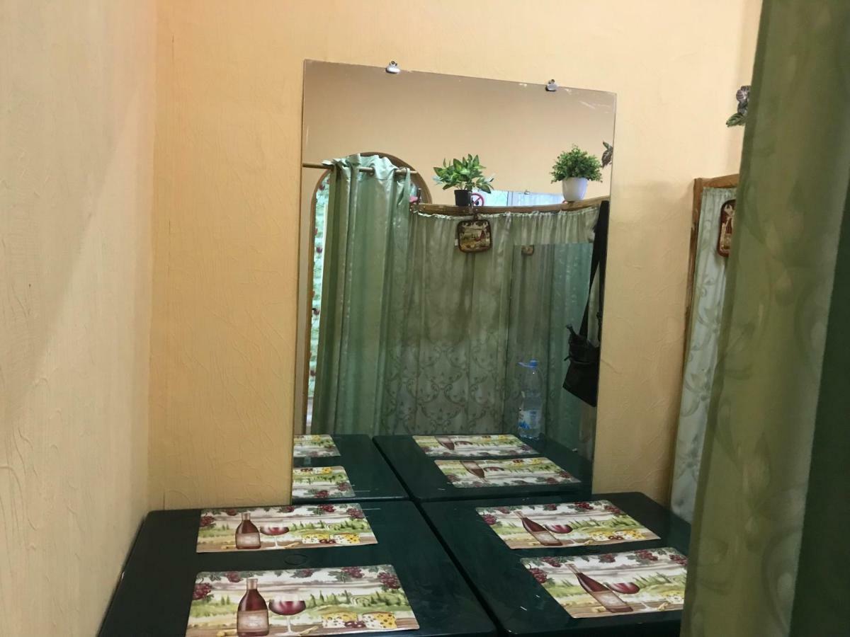 Ararat-Demeevskaya Hostel Kiev Buitenkant foto